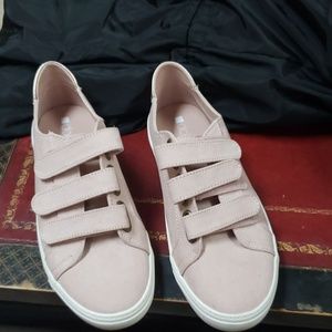 Velcro baby pink sneakers with rose gold